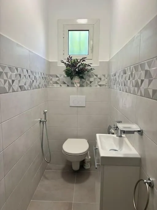 Charmant T3 Renove Proche Mer, Aeroport Et Gare ! Saint-Laurent-du-Var Apartamento